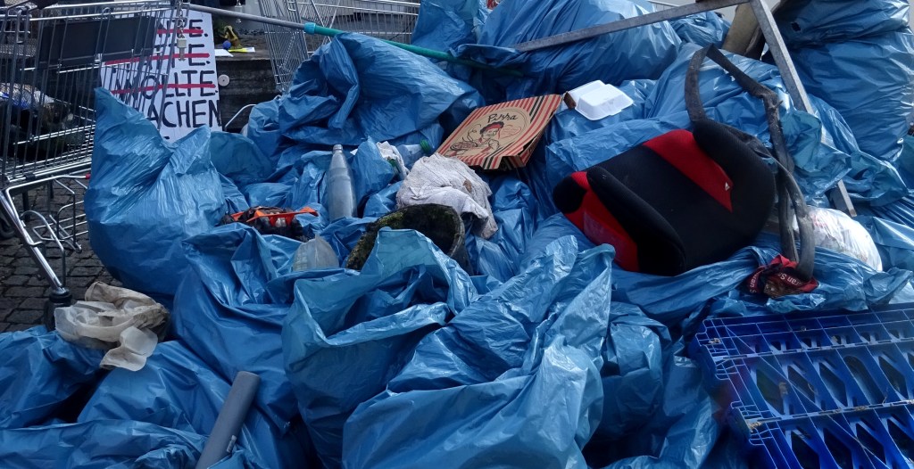 Müüüüüüüüüüll MÜLLLL mÜÜÜÜlll